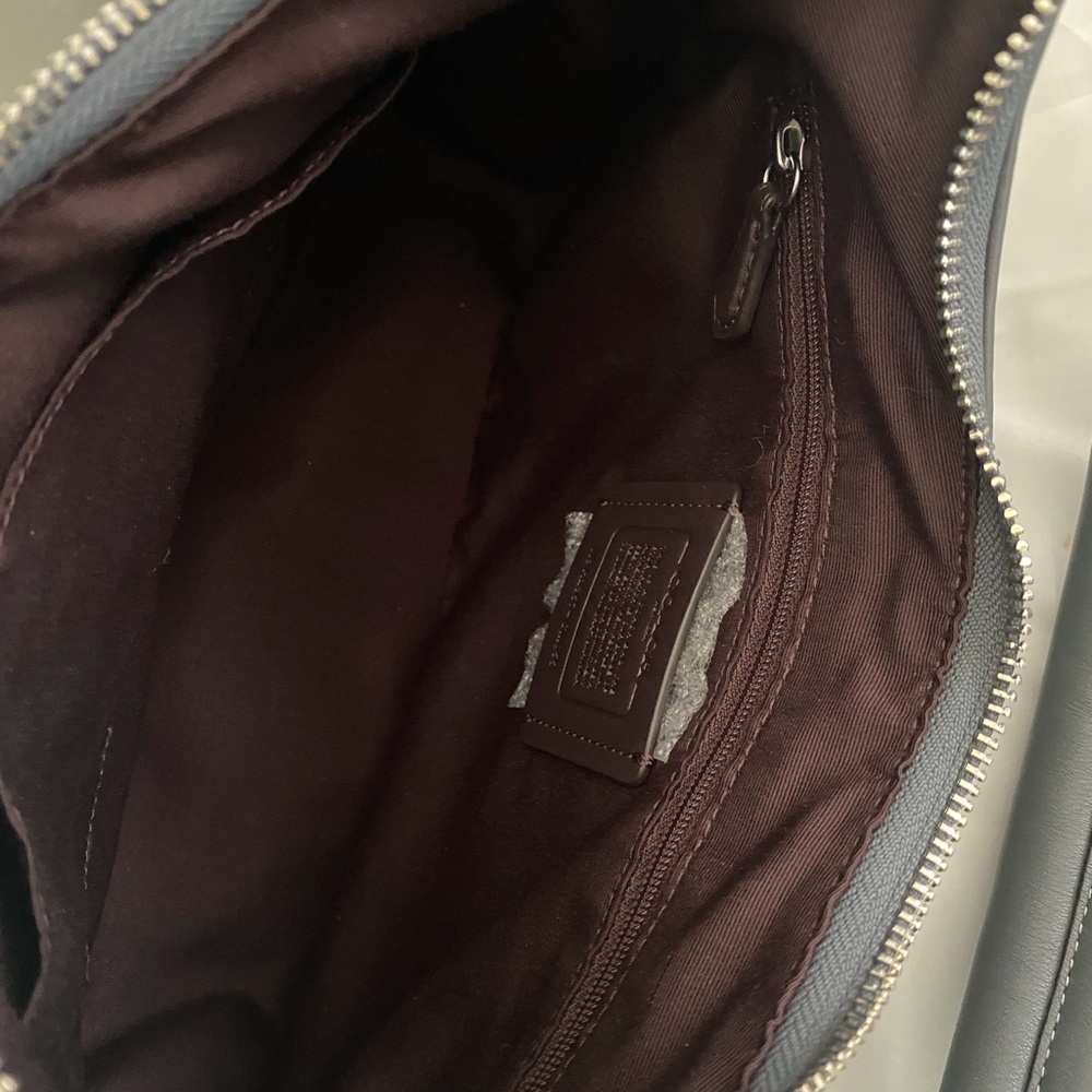 Coach Teri Shoulder Bag In Signature Leather - Picture 10 of 10